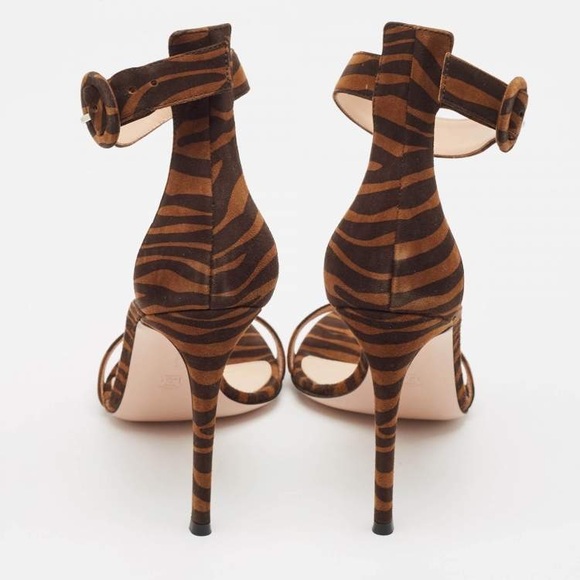 Gianvito Rossi
Gianvito Rossi Brown Zebra Print Suede
Portofino Sandals Size 38 - Picture 8 of 14